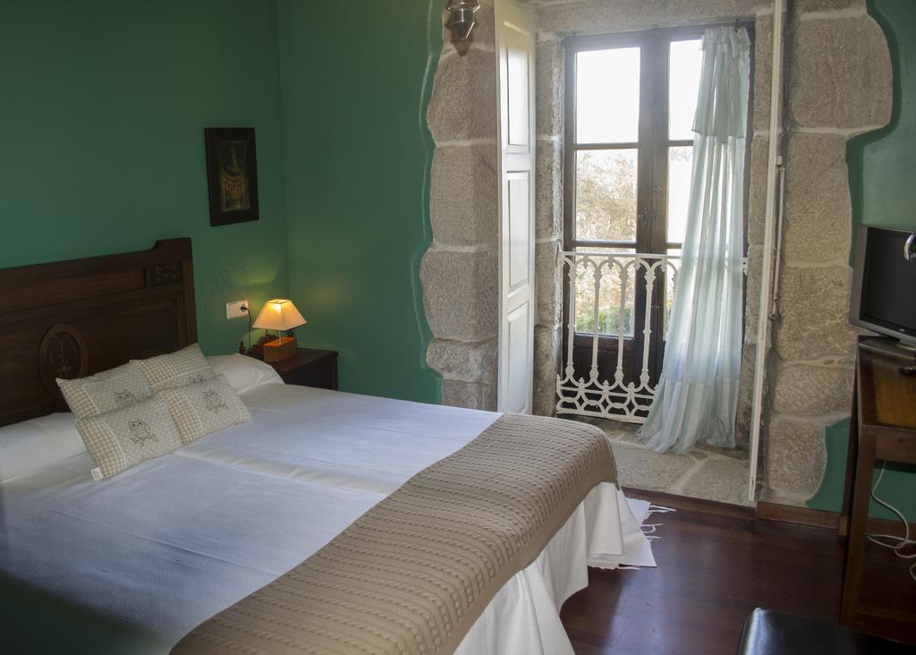 Affittacamere Pazo Larache Santa Cristina De Cobres Esterno foto